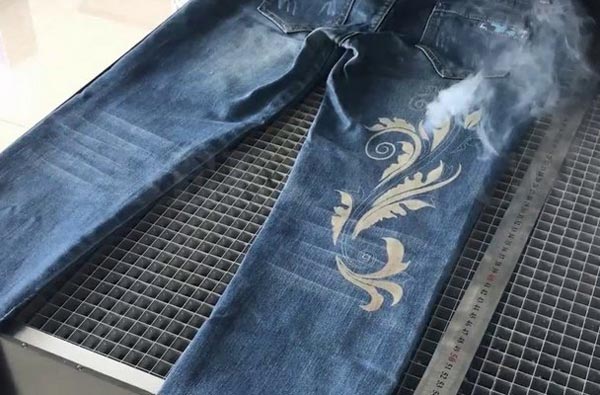 激光切割和雕刻在紡織行業(yè)有哪些應用？布料激光燒花(圖1)